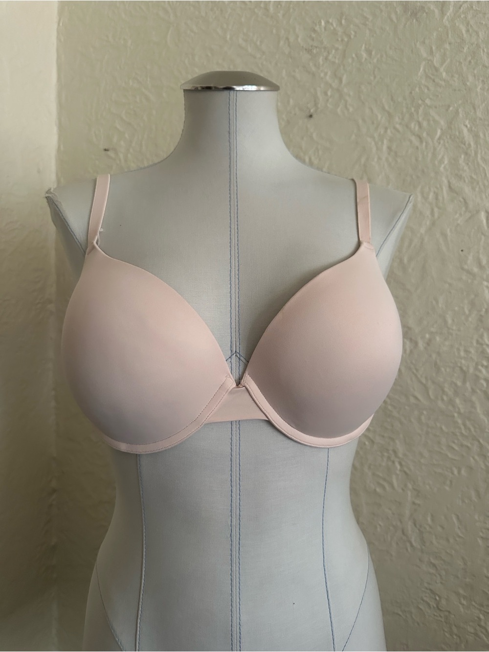 Victoria’s Secret Pink Nude Beige Wear Everywhere Push-Up Bra 40B